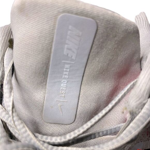 Nike Quest 2 Wm’s Sz 9 Wolf Grey Red Orbit Running Athletic Tie Up Sneakers - Picture 8 of 10